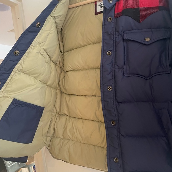 Penfield Rockwell Puffer - sold out everywhere! Dark blue and buffalo plaid - Picture 4 of 4